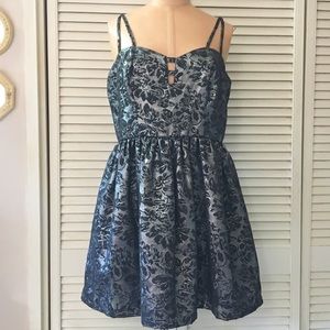 Material Girl Womens Dress Large Gray Metallic Prom Holiday Party Sleeveless